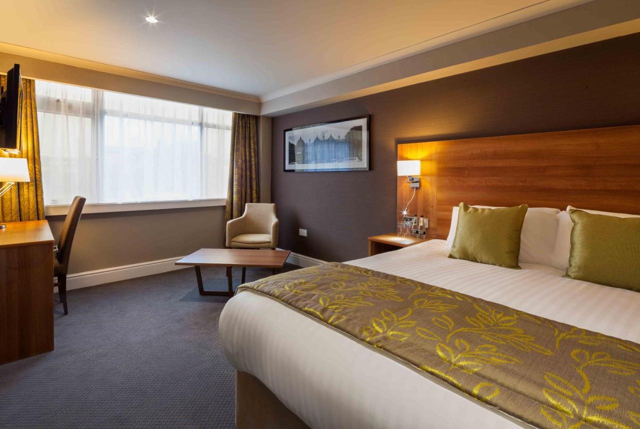 Cresta Court Hotel Altrincham Exterior foto