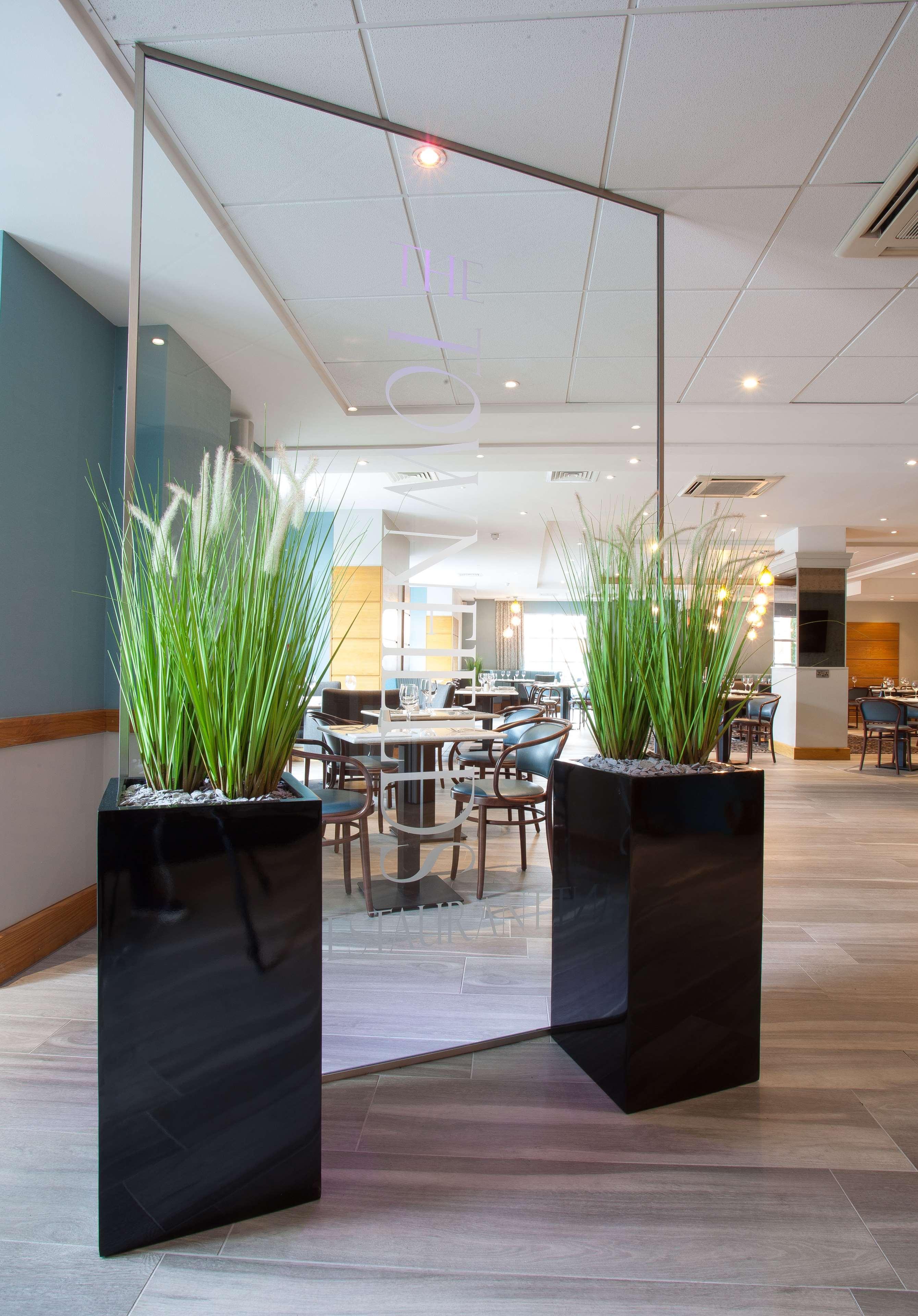 Cresta Court Hotel Altrincham Exterior foto